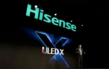 Stephen Yao, Assistant General Manager of Hisense USA, introducing the ULED X TV. Image source: Hisense. 
