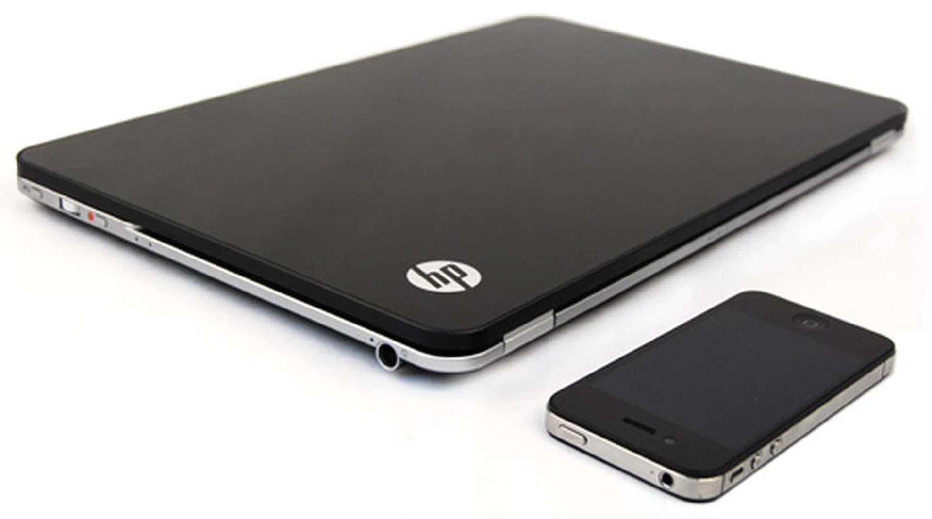 Coincidence or not? The new HP Envy 14 Spectre has more than just a familiar look and feel to another fruity product.