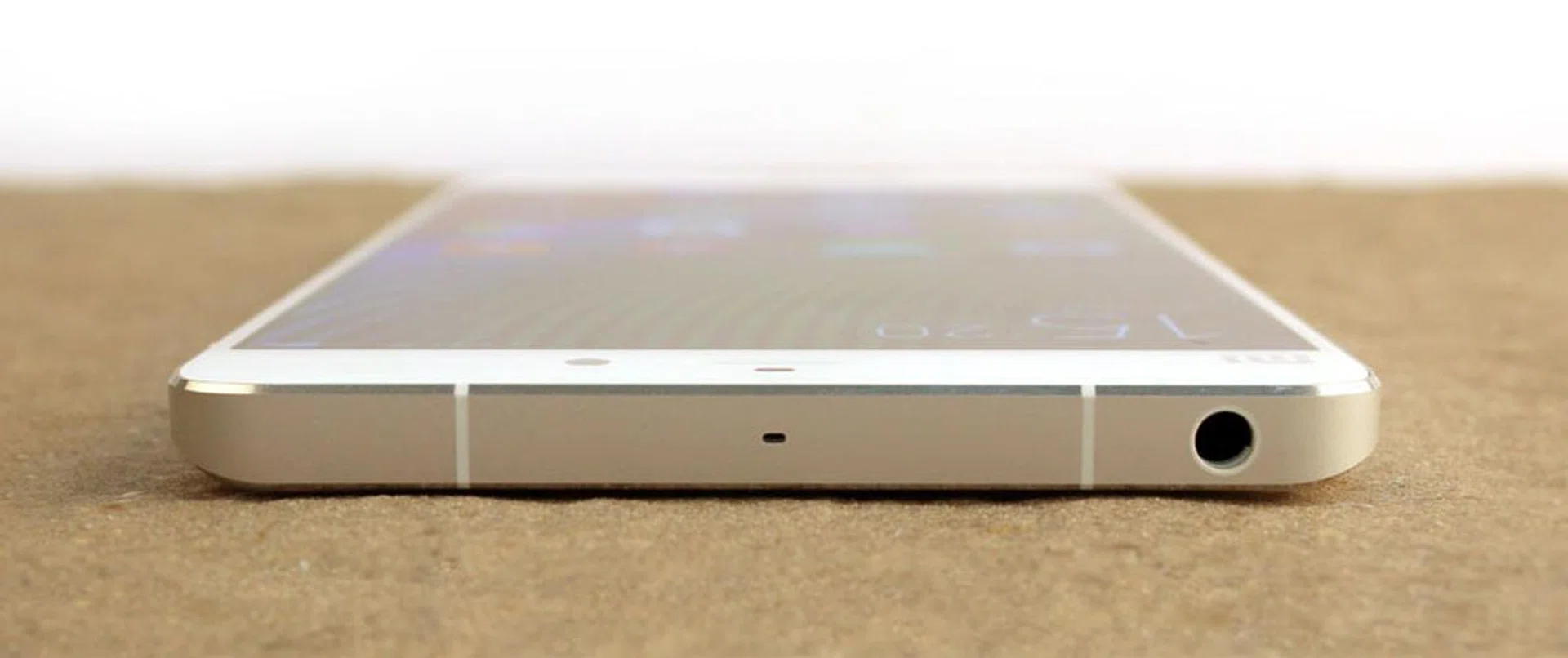 On top you'll find the headphone jack.