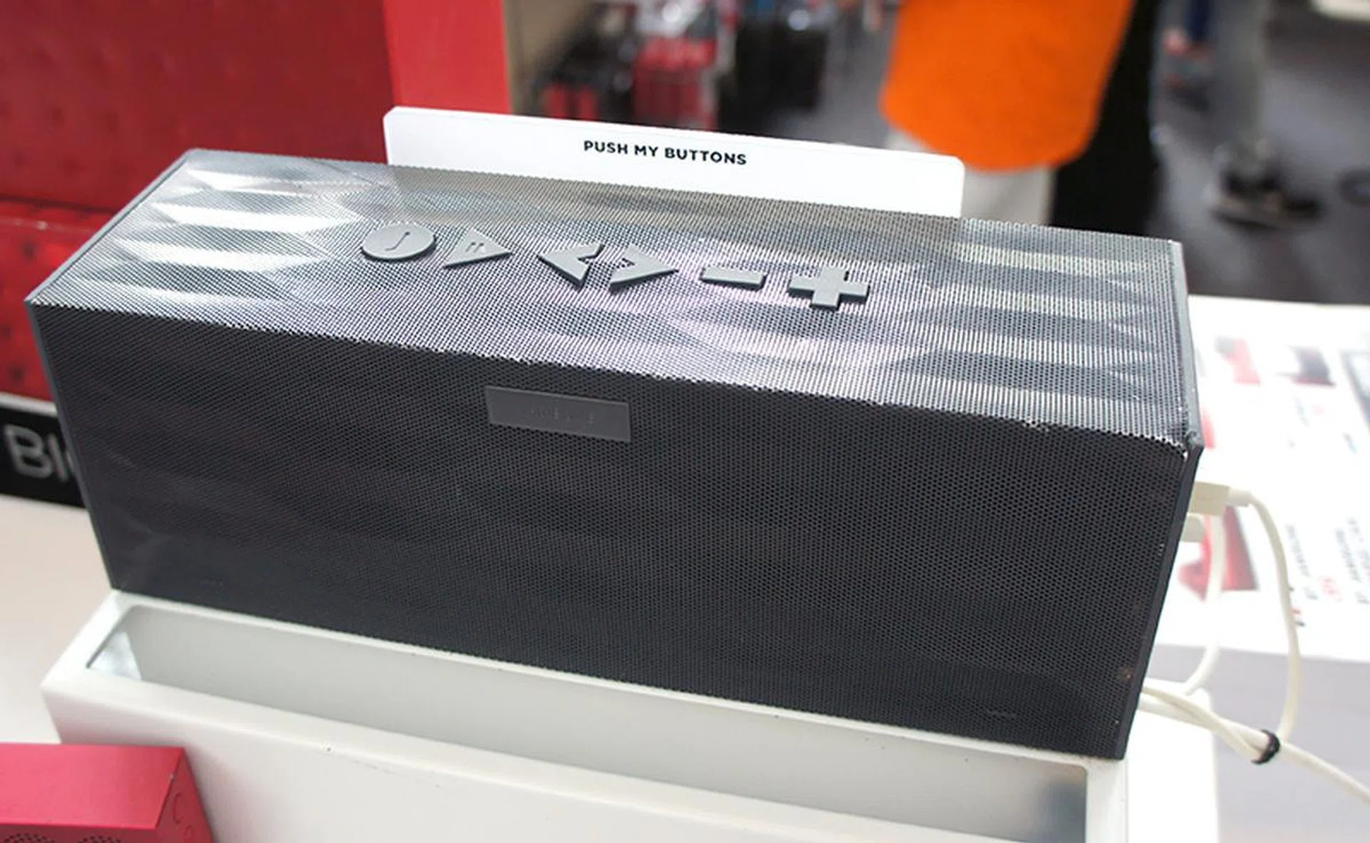 The Jawbone Big Jambox features a distinctive modern design, along with tuned drivers and passive radiators for a big sound. It also offers a long battery life of up to 15 hours, making it ideal for use in outdoor activities like parties and picnics. It is going for $319 (U.P.: $458) and comes with a free Jamcarry carrying case.