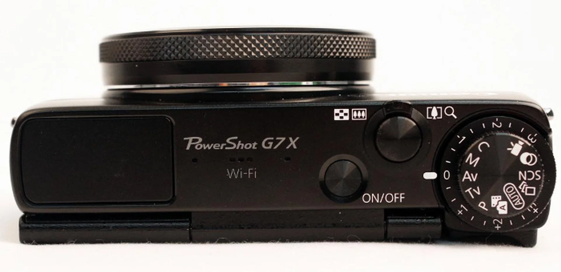 The PowerShot G7 X comes with a dedicated exposure compensation dial so youcan tweak exposure without having to access the menu system