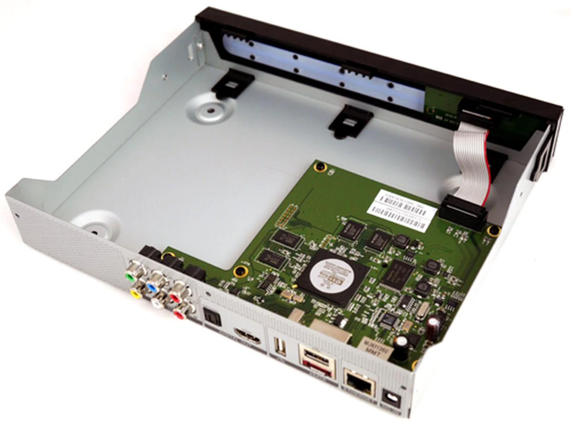 Inside, you'll find the card along with basic accessories such as a HDMI to DVI adapter, PCIe connectors, and a ASUS ROG gaming mouse.