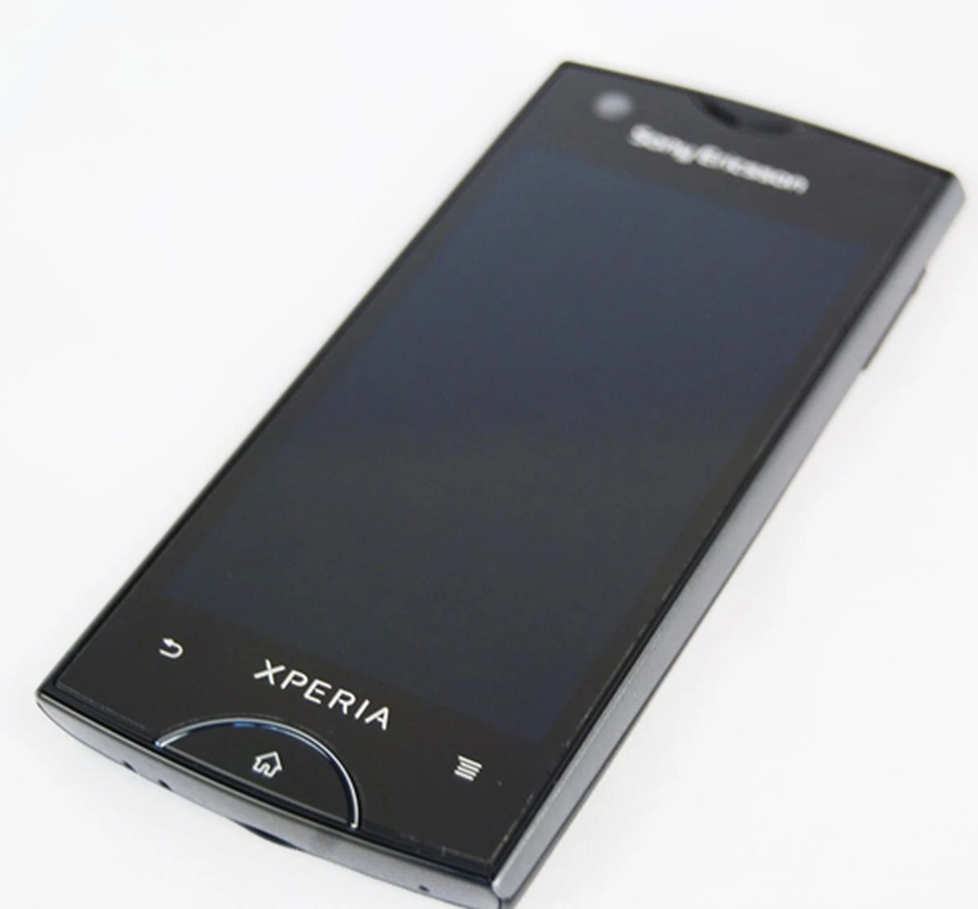 The Ray spots a clear black glass front when it is switched off or on standby. Like the Arc/Arc S and the new Mini series, the mobile device is packed with the Mobile Bravia Engine to enhance its display. The Home button is a little too stiff and flat for our liking, but it's a fault that we can live with. It is surrounded by a thin illuminated strip that doubles up as both charge and notification indicator. 