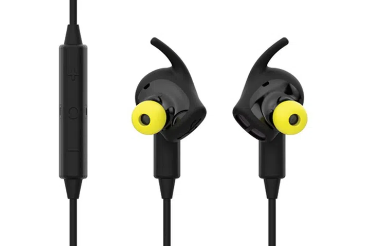 The Jabra Sport Pulse with in-line remote.