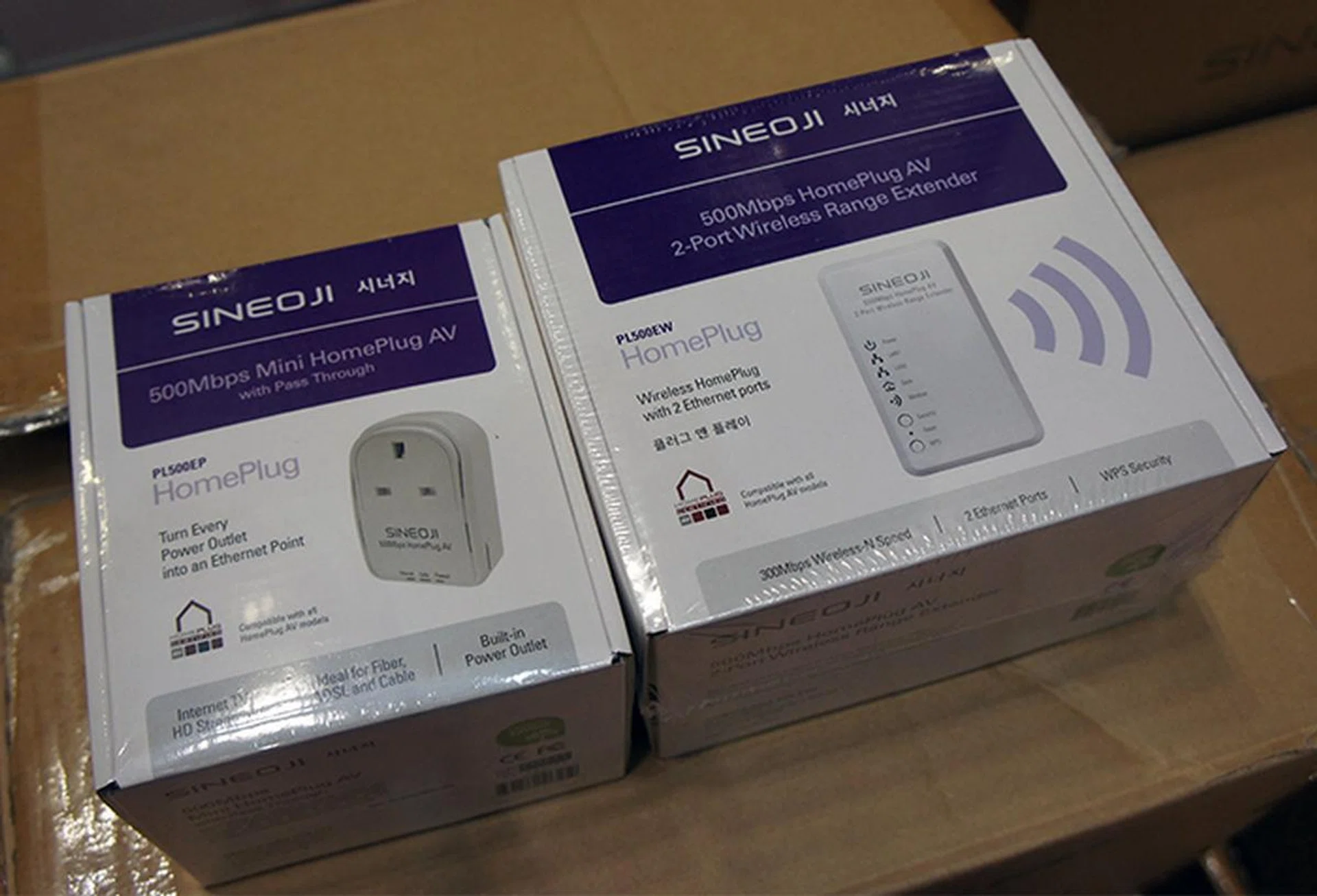 The PL500EW 500Mbps 2-port wireless extender and PL500E 500Mbps Nano HomePlug AV bundle is going for $79 (U.P.: $130).