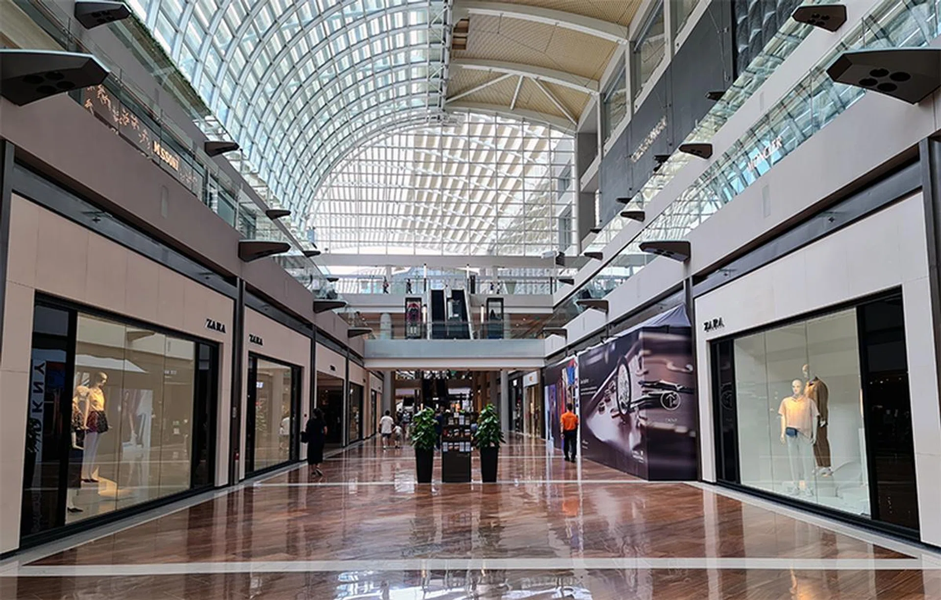 Again, another no-5G zone. We tried going one level below ground this time.