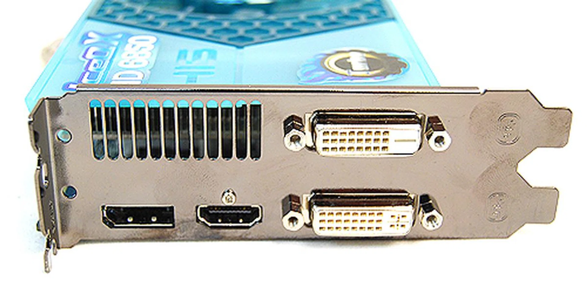 The card has the usual twin DVI ports, HDMI port and single DisplayPort.