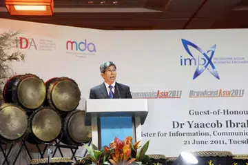 Apart from highlighting MDA's plan to install a trial DVB-T2 network by September this year, Dr Ibrahim also urged industry players to leverage on DVB-T2's coverage to test-drive new content, hardware and services. (Photo: Courtesy of MDA)