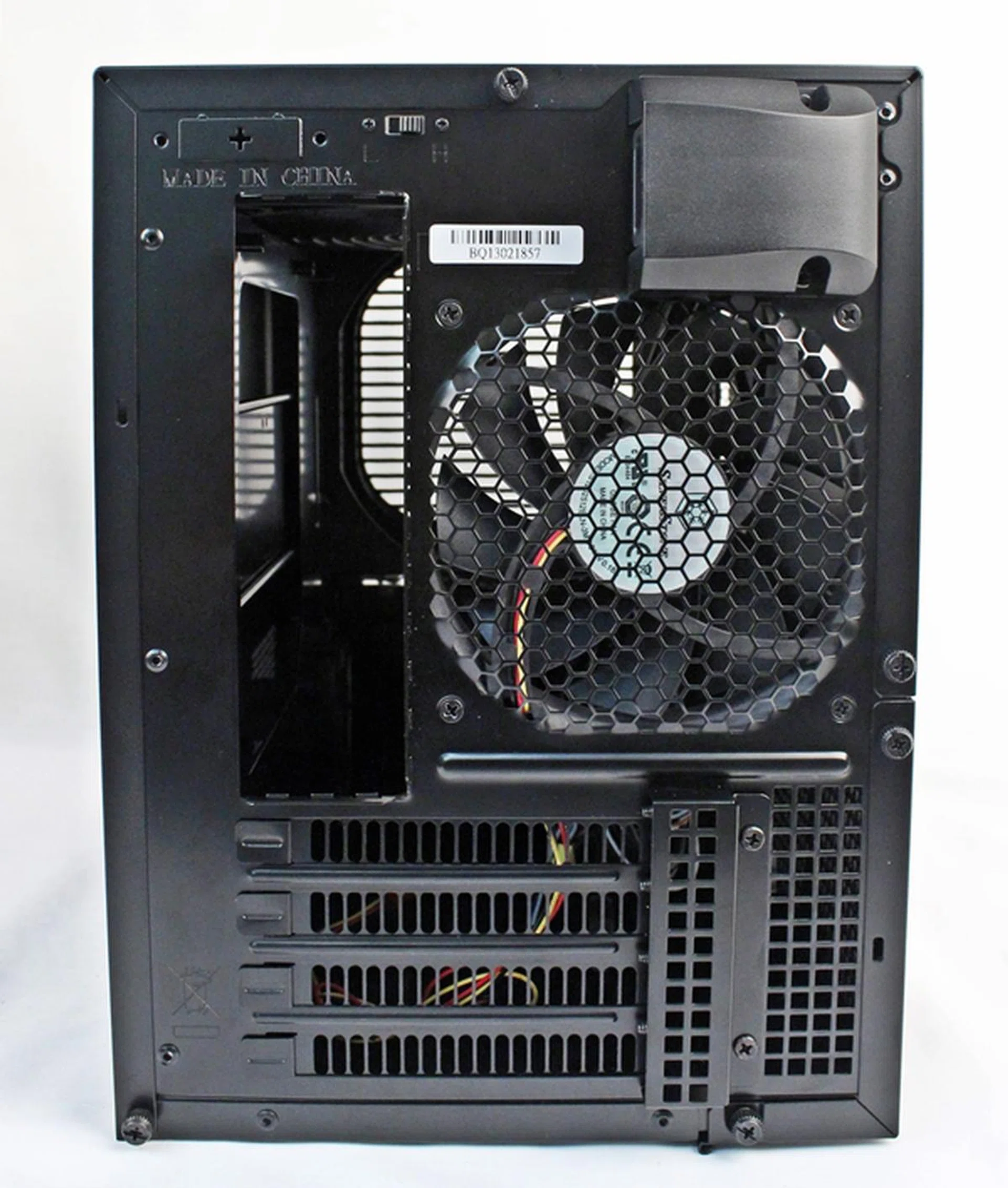 Note the electrical plug outlet is thoughtfully angled at 90 degrees to the side. Since a power cord’s plug head is inflexible, this naturally adds to the minimum space clearance required at the rear of the system. As such, this angled connector reduces that distance required.