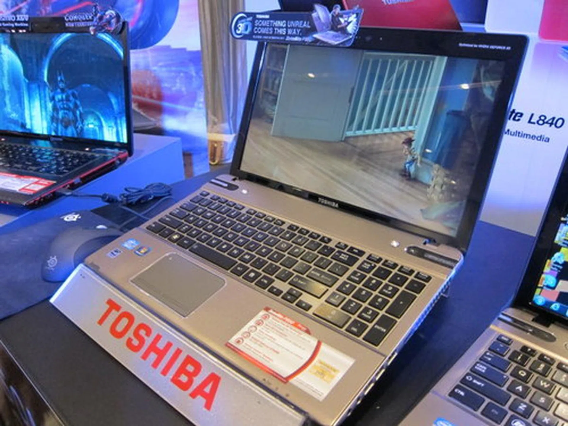 Toshiba's Satellite P850 has two models -- one with glasses-free 3D technology and a 2D variant.