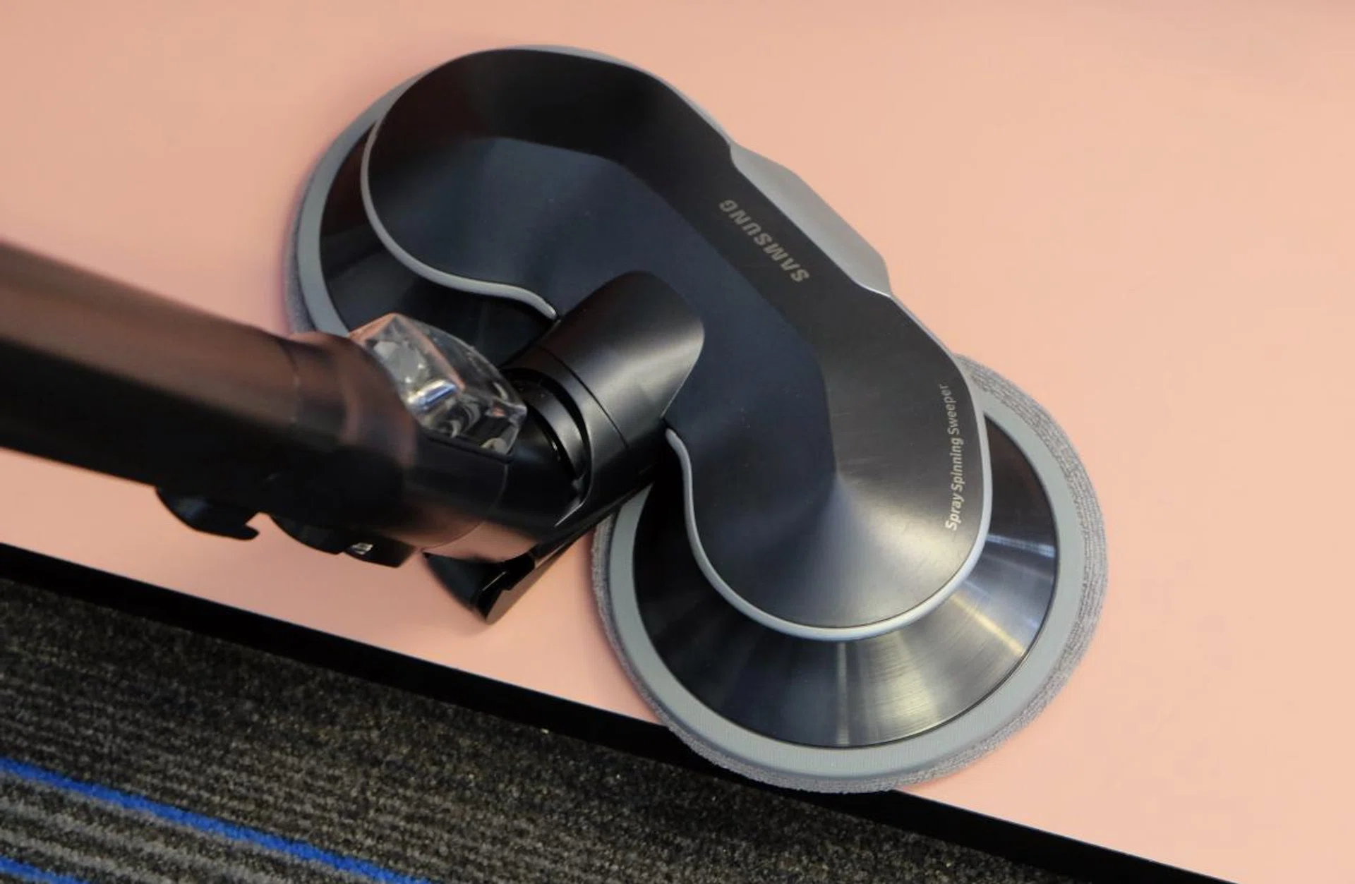There's an optional mopping head that you can attach to the Bespoke Jet if you want to use it for mopping.
