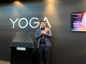 Eddie Ang, General Manager, Lenovo Singapore unveiling the devices in the 940 series