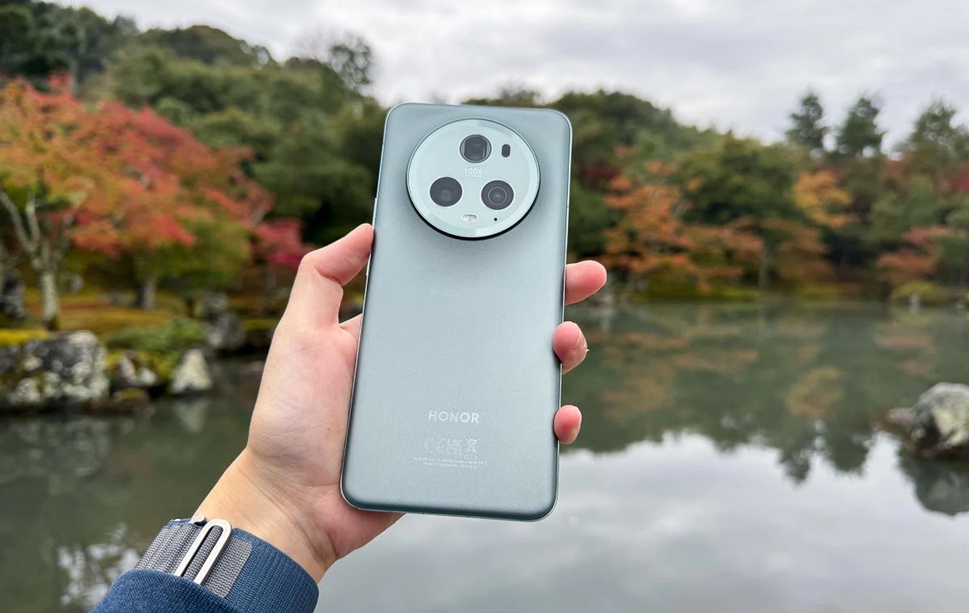 Honor Magic5 Pro.