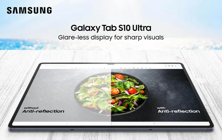 The difference the anti-reflective coating makes. Photo: Samsung.