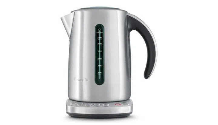 Breville Smart Kettle BKE-825 (Image Source: Harvey Norman)