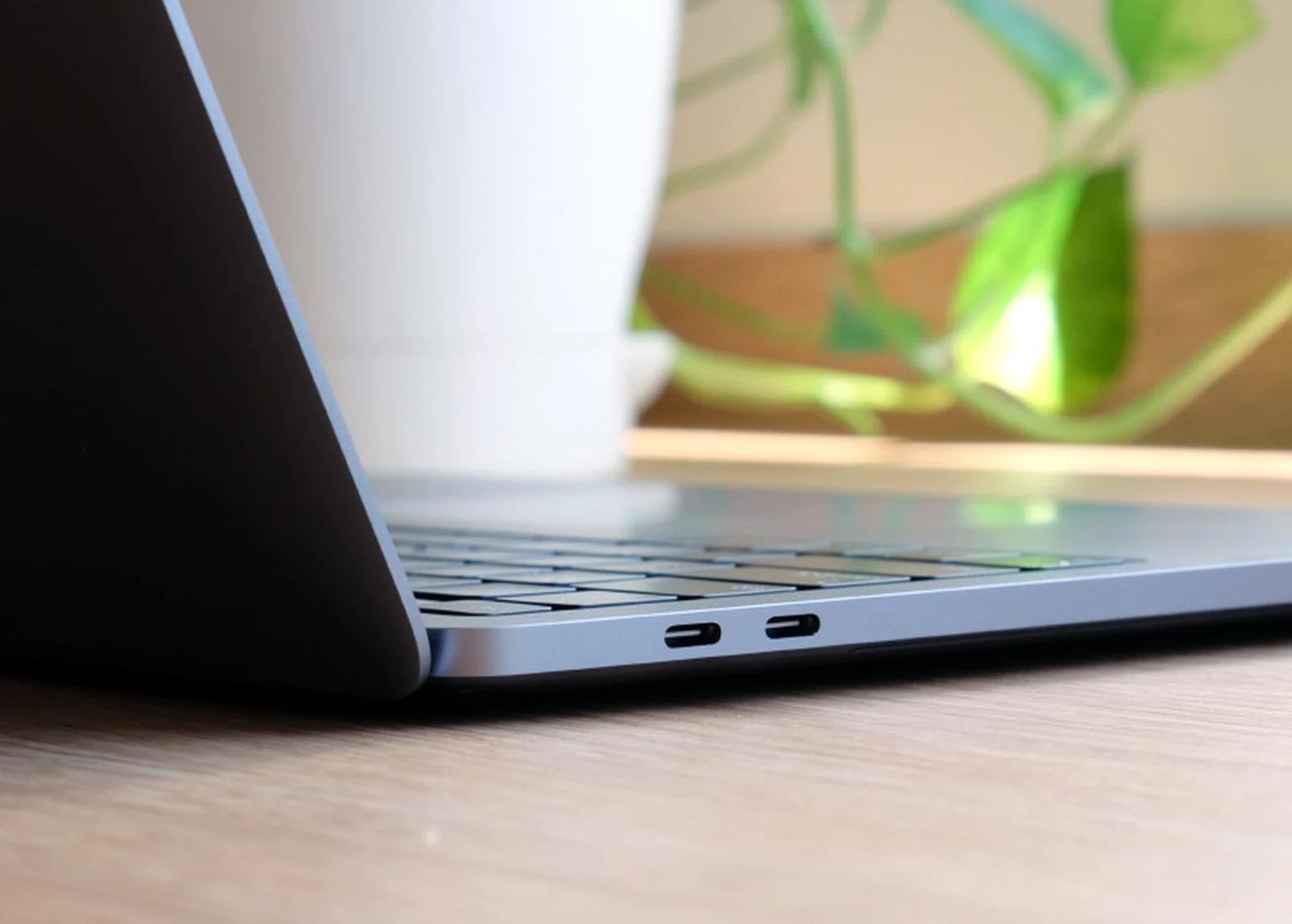 The higher-end 4-port 13-inch MacBook Pro has two USB-C Thunderbolt 3 ports on each side.