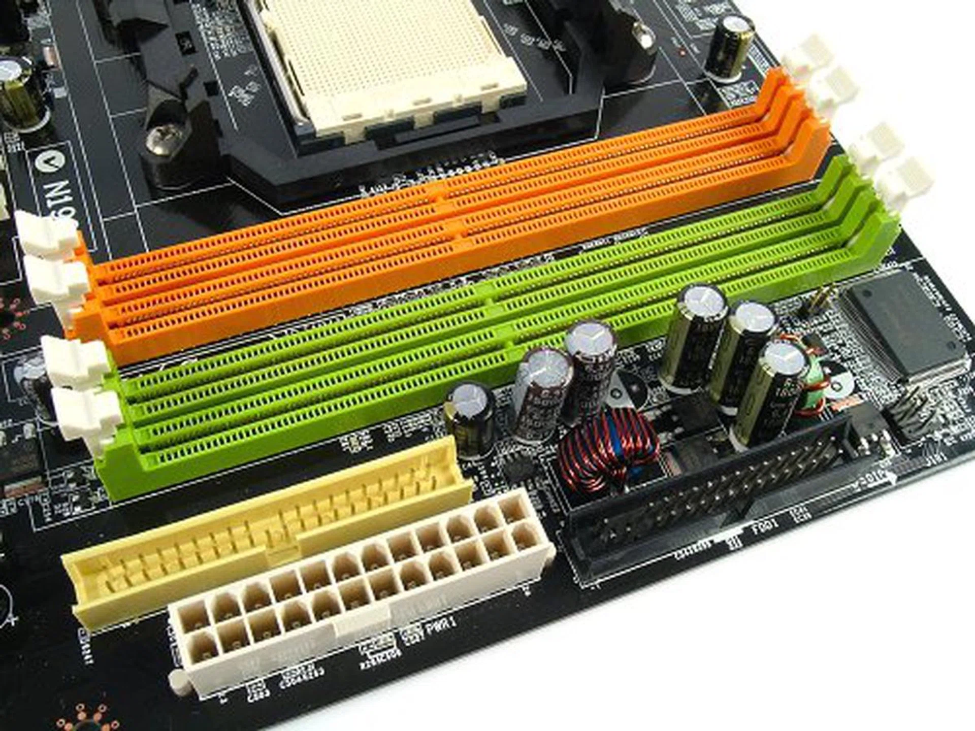 Design-wise, MSI has done a good job with component placement. Notice however, that the K9N SLI Platinum only features one IDE port. Has the NVIDIA followed suit of Intel and done away with more IDE connections?