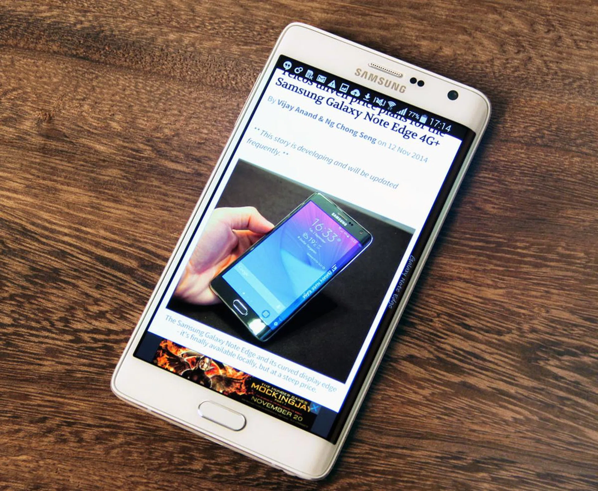 Non-supported apps (which is most of them) display a strip of black on the curved area. Swiping in with your thumb will bring up the launch widget from the homescreen, as well as any other widgets you've set up.