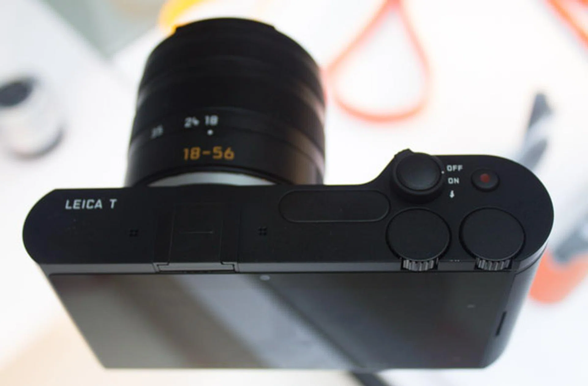 The rear of the Leica T is extremely clean - everything is set through the touchscreen.