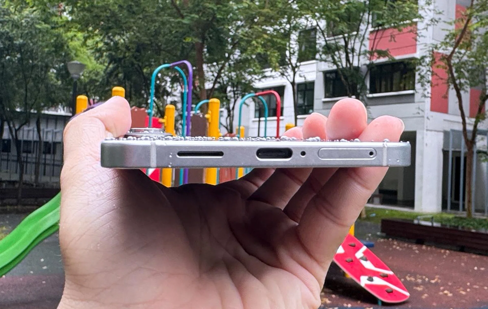 Samsung Galaxy S25 Edge. Photo: HWZ.
