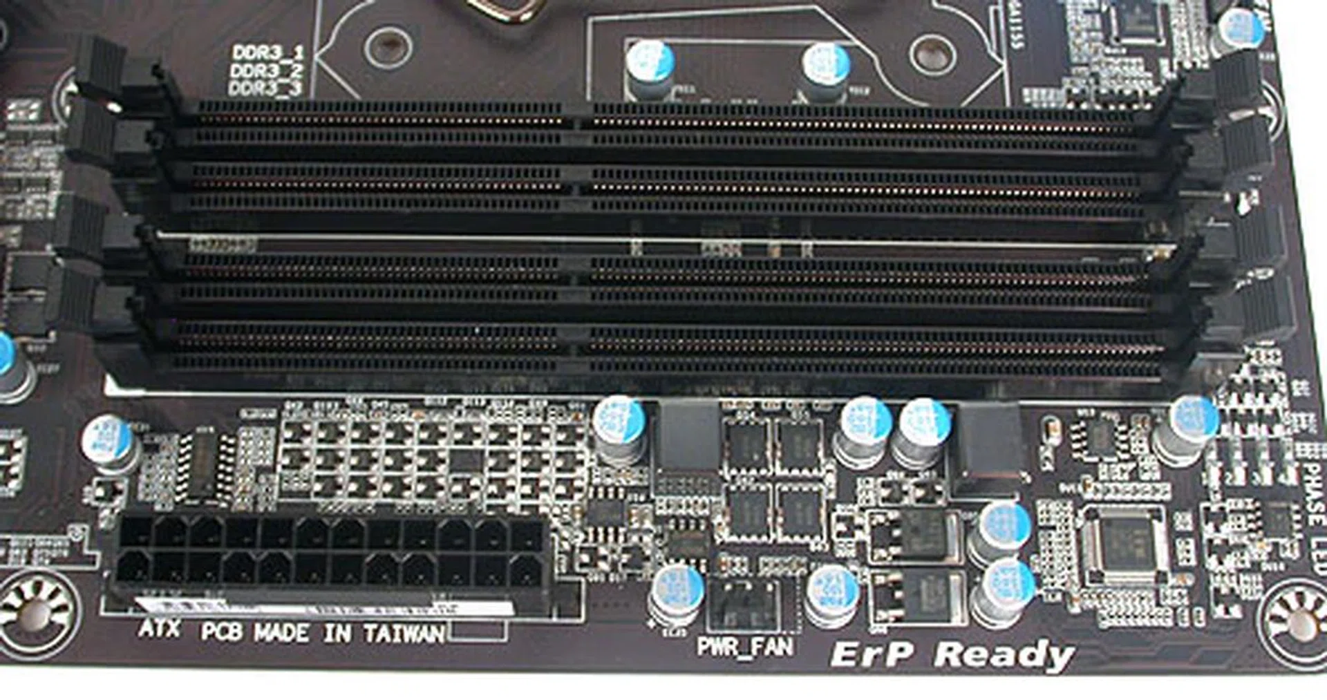 Even the DIMM slots are all in black - nice for aesthetics, but not great practically since you can't make out which slot corresponds to which channel at a quick glance. Especially when the system is fixed within a casing and the room lighting isn't bright.