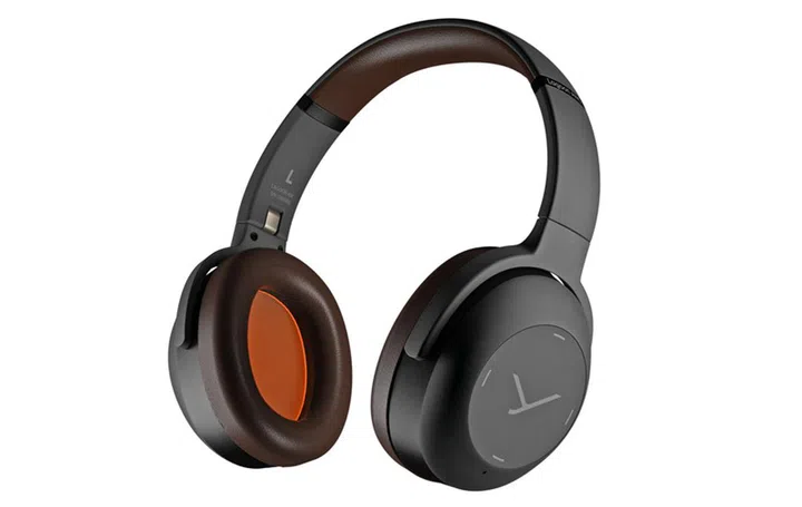 The inside of the ear cup glows to indicate the status of the headphone.
