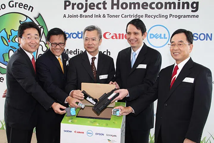 Adversaries in business, comrades in the effort to save Mother Earth. This is perhaps the only time we'll see the five brands appearing on the same stage.