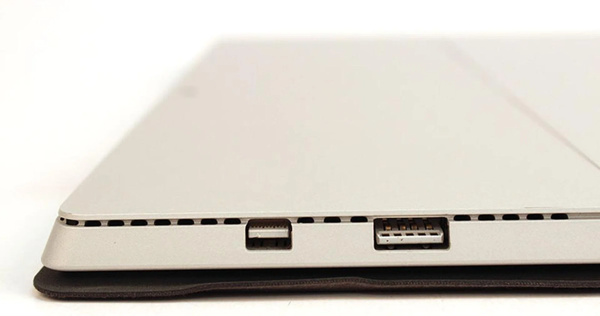 The Surface Pro 3 has vents along its edges for the blower fan to exhaust heat.