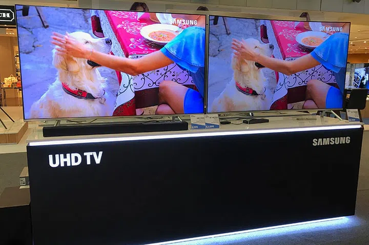 The MU7000 and 8000 series of premium 4K TVs have a peak brightness of 1,000 nits and use a smaller One Connect box.