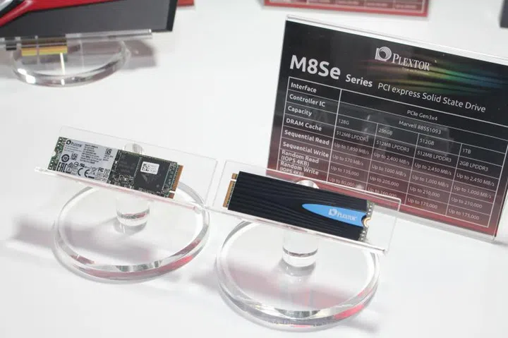 The Plextor M8Se comes in three form factors: in its naked M.2 state, its M.2 state with a heatsink, and in its PCIe form factor (pictured below).