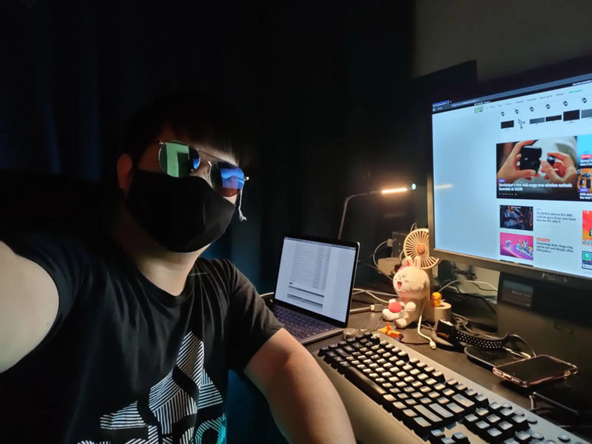 Just an ordinary shot, but still looking good in limited lighting and that's good news for selfie lovers and the phone's single 32MP front camera.