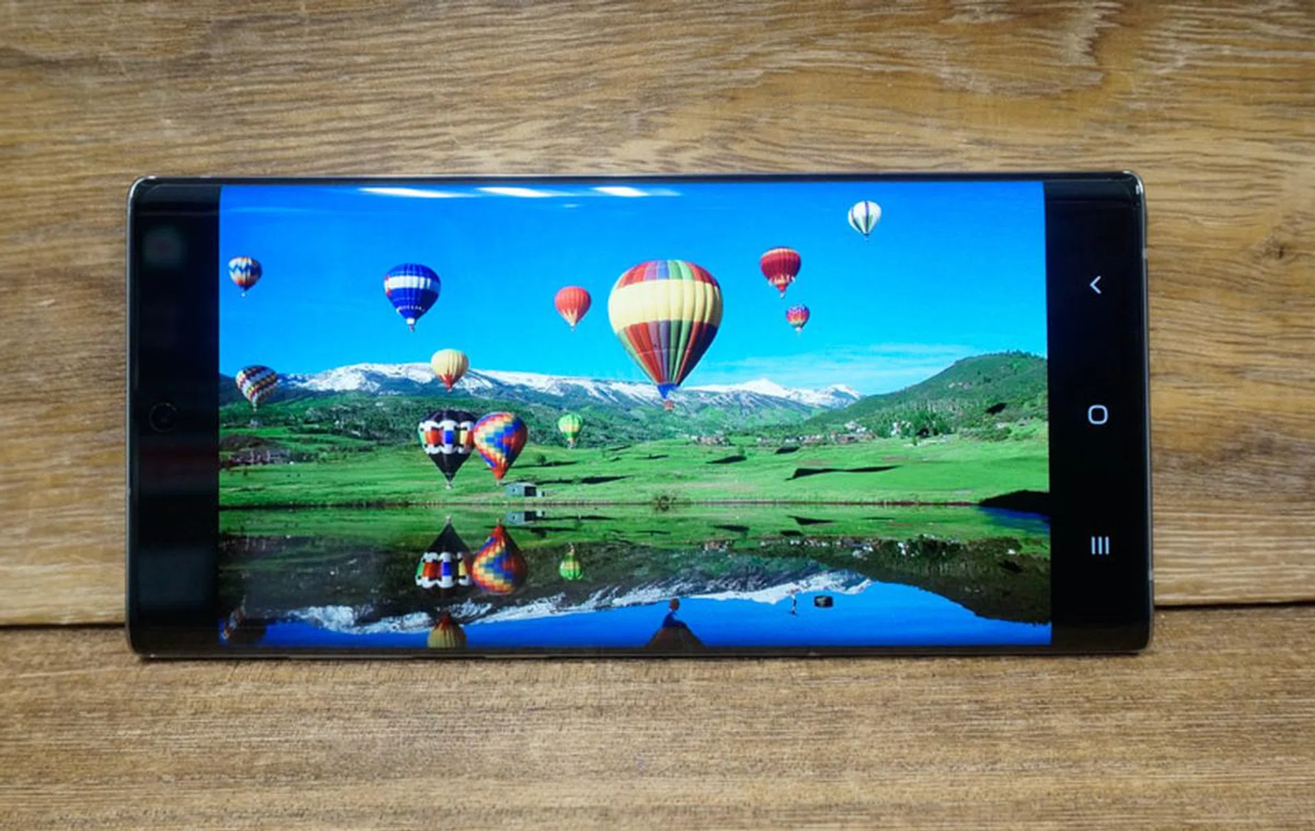 Here's the Note10 screen.
