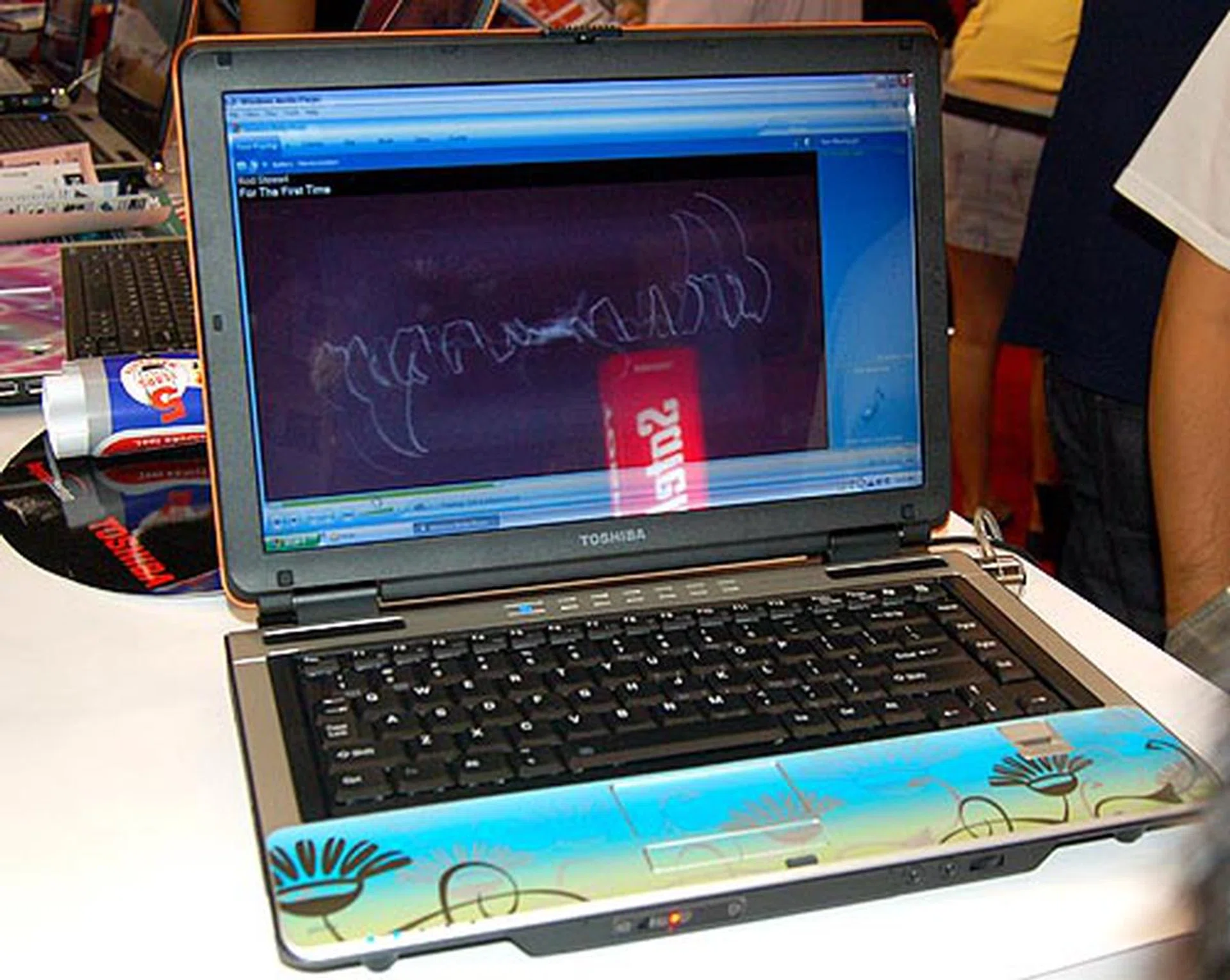  Toshiba is throwing in a choice of colorful decals like the one shown here for every notebook purchased.  