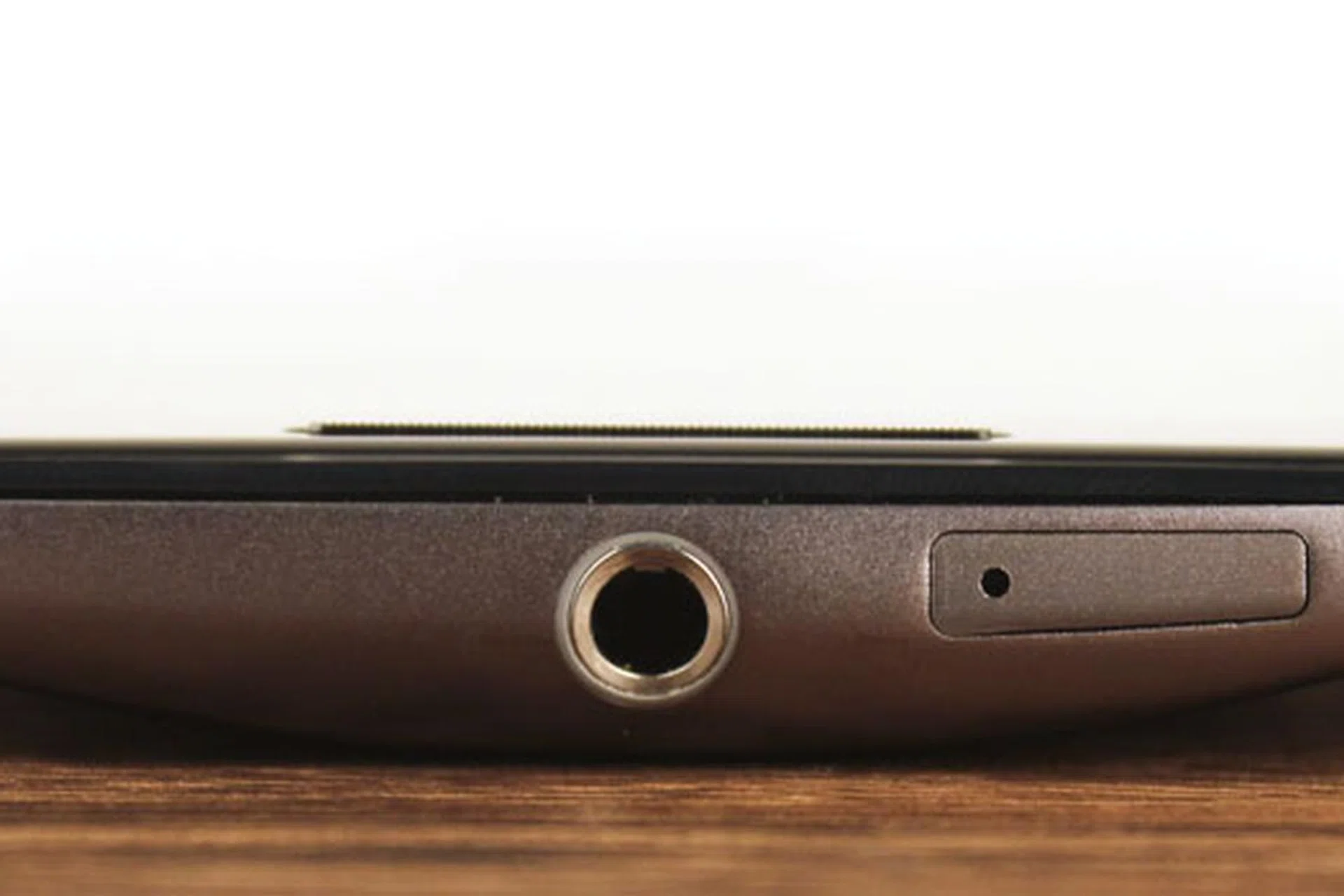 The Moto X's curvy form factor makes it a joy to hold