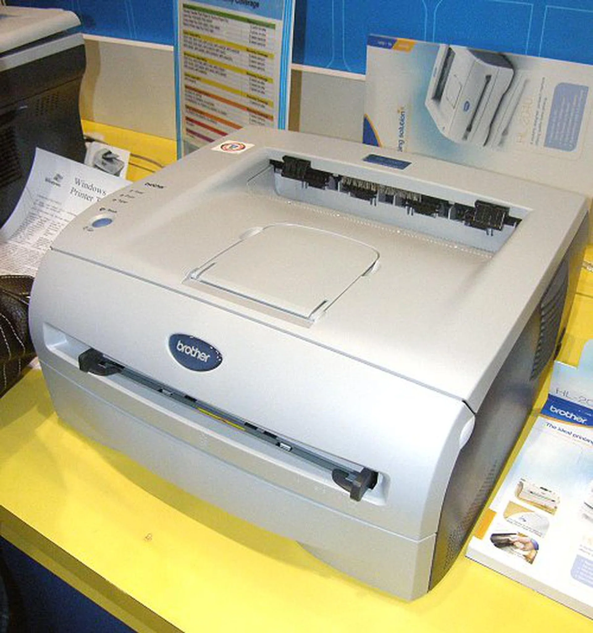  Another HWM Gold Award winner, the Brother HL-2040 is an incredible entry laser printer for personal use. It may be just a monochrome printer, but the HL-2040 has a 20ppm print speed, good resolution and comes with a 3-year carry-in warranty, all for $S178 with free gifts.  