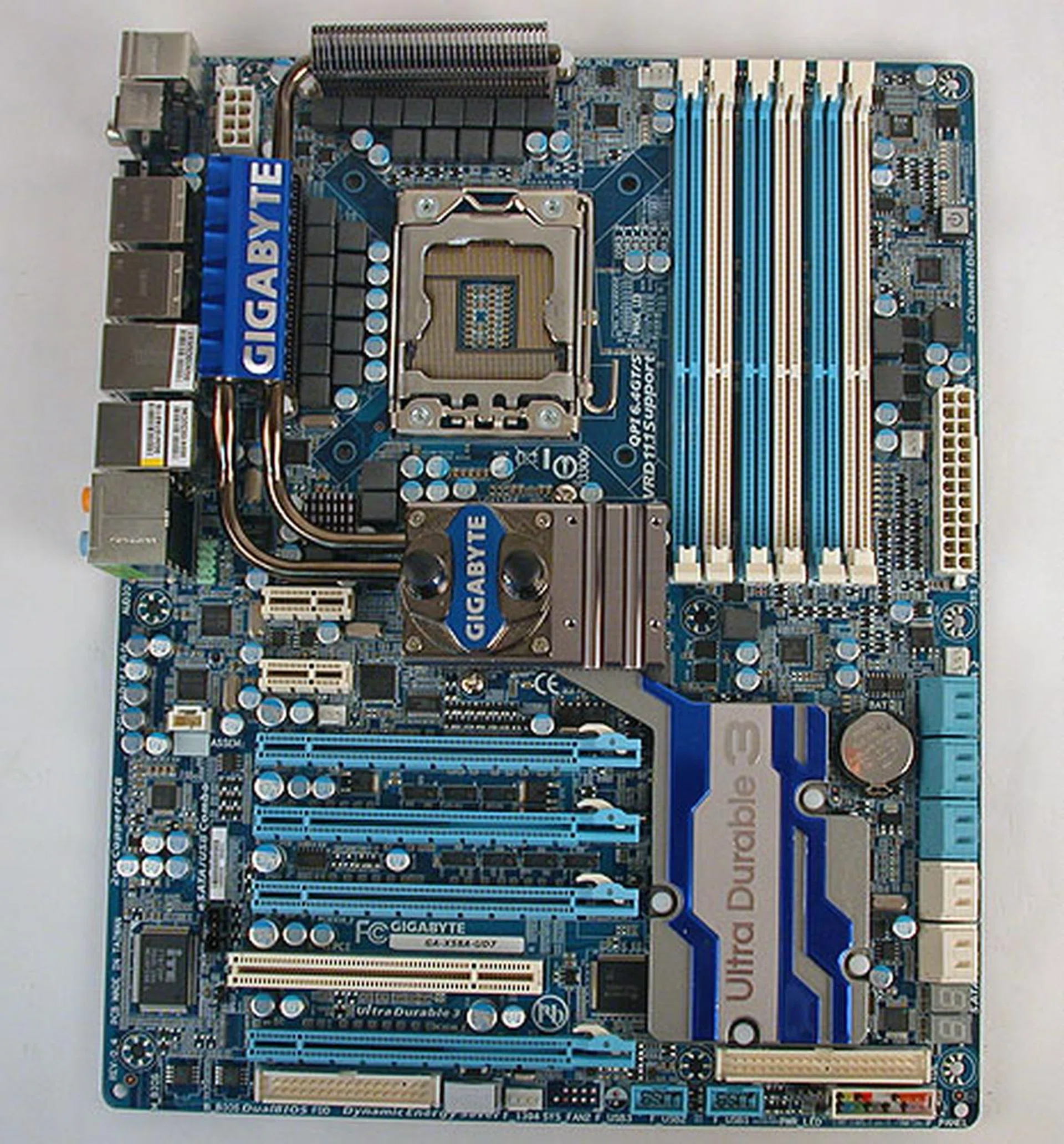 Those who have seen Gigabyte's older X58 board, the EX58-EXTREME, will find more of the same with the UD7. Except for the upgraded features of course.