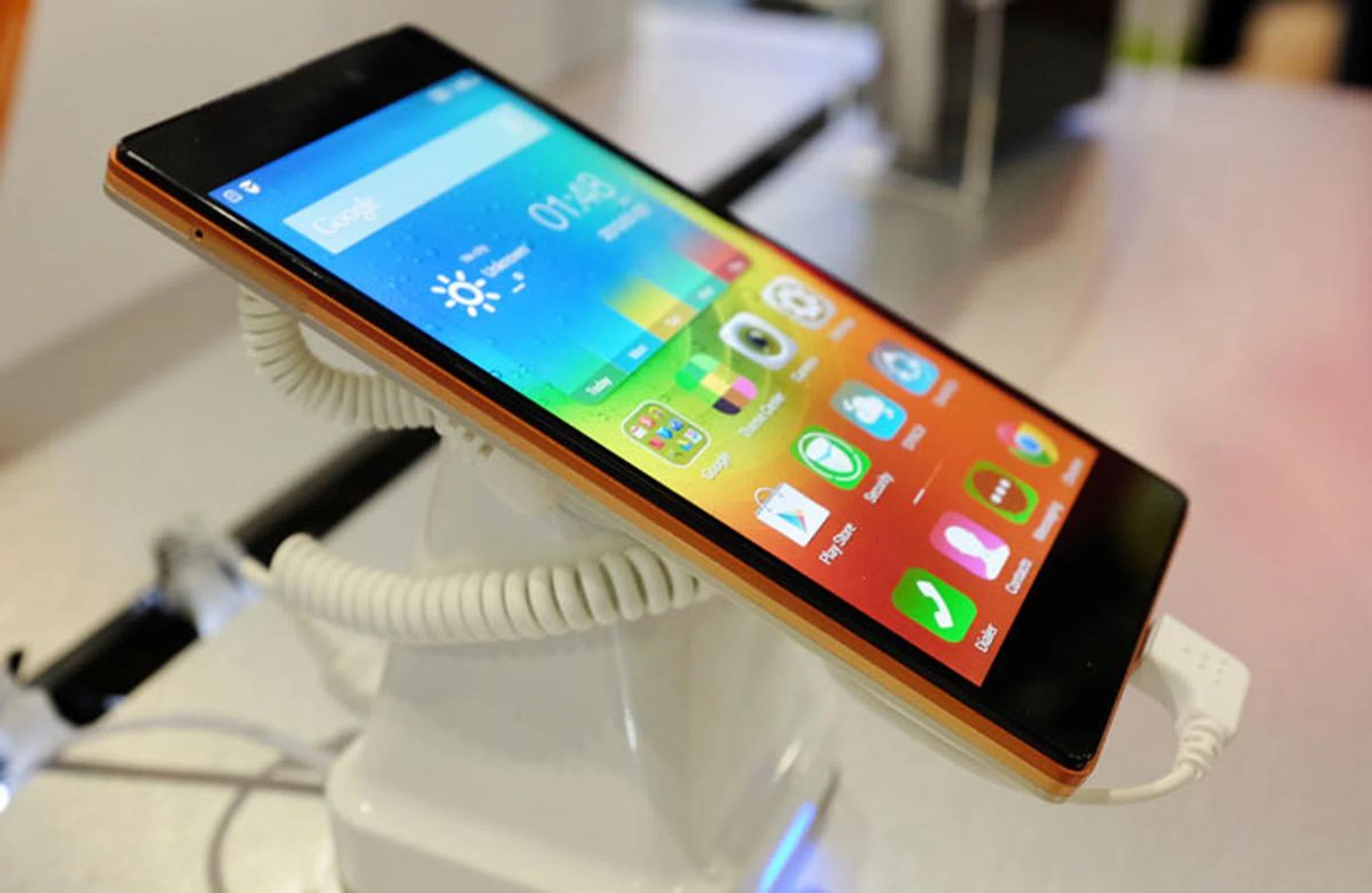 The Lenovo Vibe X2 is the world's first layered smartphone, resulting in a funky multi-colored design. The 5-inch Full HD smartphone is powered by a MediaTek 6595m octa-core 2.0GHz processor and runs on Android 4.4 KitKat. You can pick one up from Epicenter's booth for $438 (usual price $488) and you'll also get a free 2,600mAh power bank.