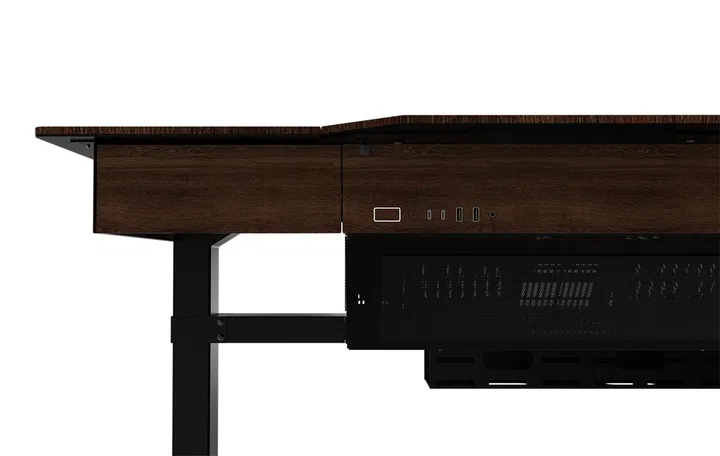 Port selection on the DK-07 Wood. It’s worth noting that these ports are also duplicated on the other side of the desk for the second PC system, should you choose to have one.