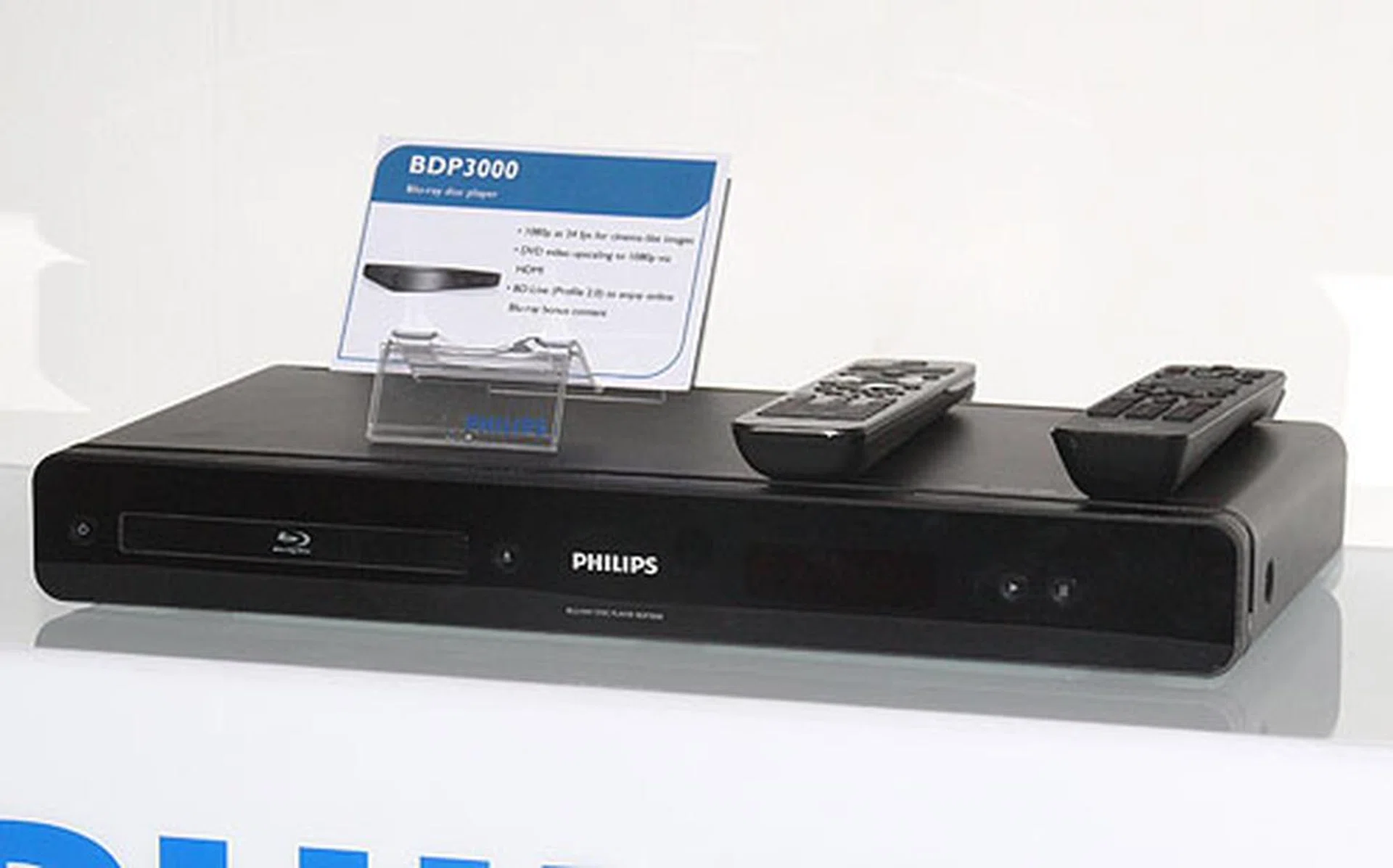 The lower end BDP3000 model does support BD-Live but without the internal memory. Instead, you have to make use of the given USB ports and provide your own flash memory as the memory buffer. 