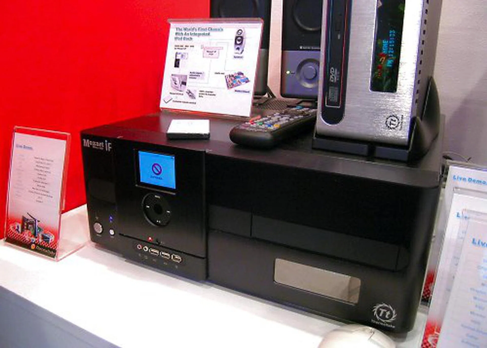  As much as iPod docking devices flood the market, they have an appeal that can't be resisted, just like Thermaltake's Mozart iF casing – the world's first to employ an integrated iPod dock.  