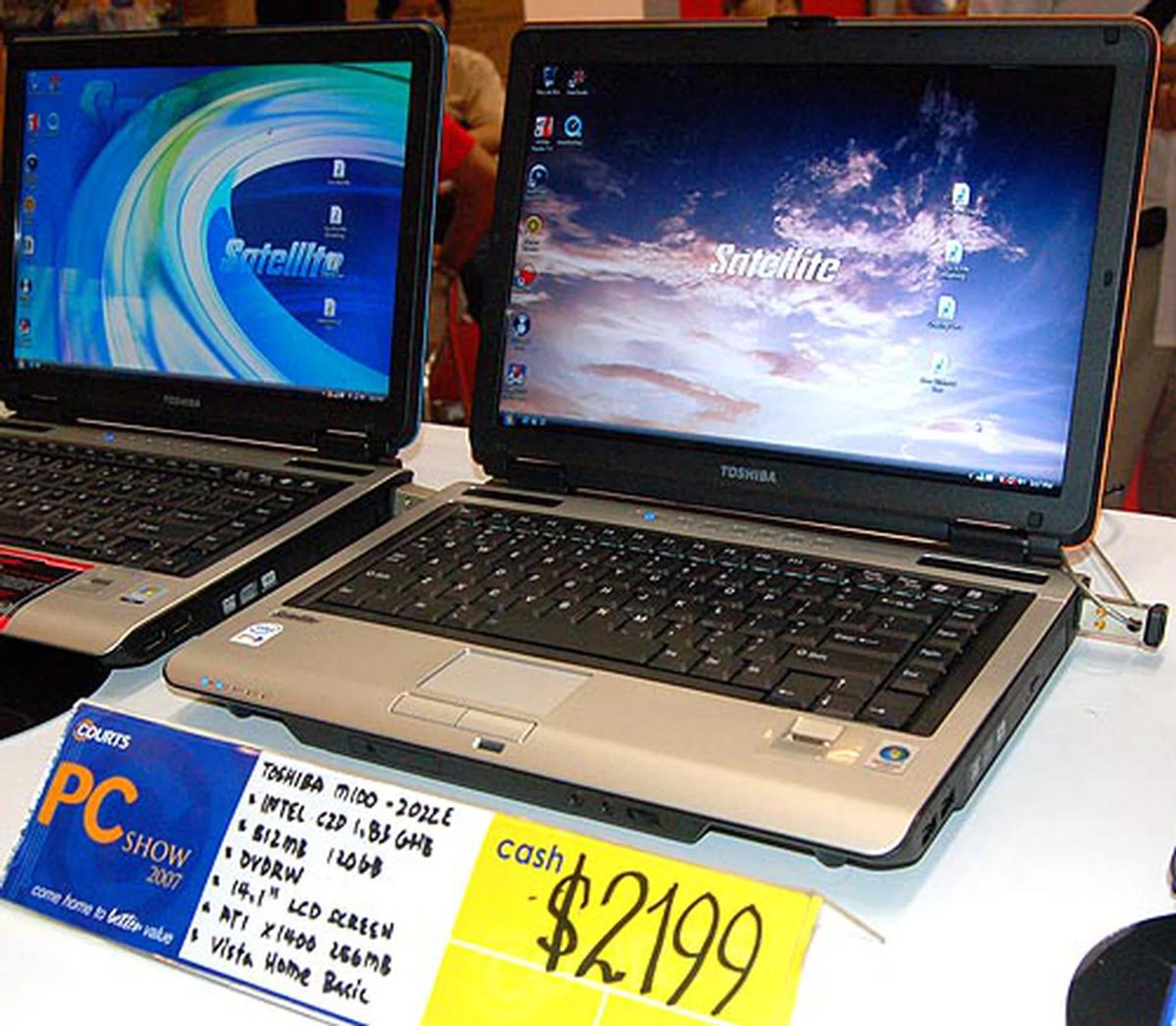  The price tag may say $2199 but there's an instant cash rebate of $200 for this Toshiba Satellite. Toshiba also gives consumers the choice of a free upgrade to Windows Vista Basic.  