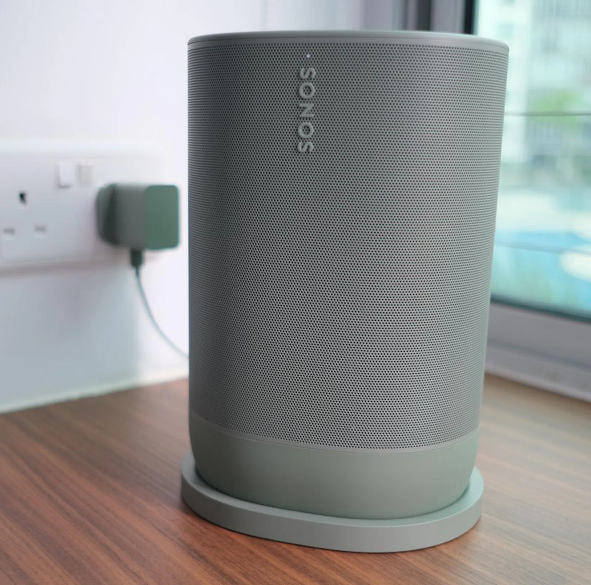 The Move 2's charging base can also easily be moved around so you have convenient access to a charging station around your home.