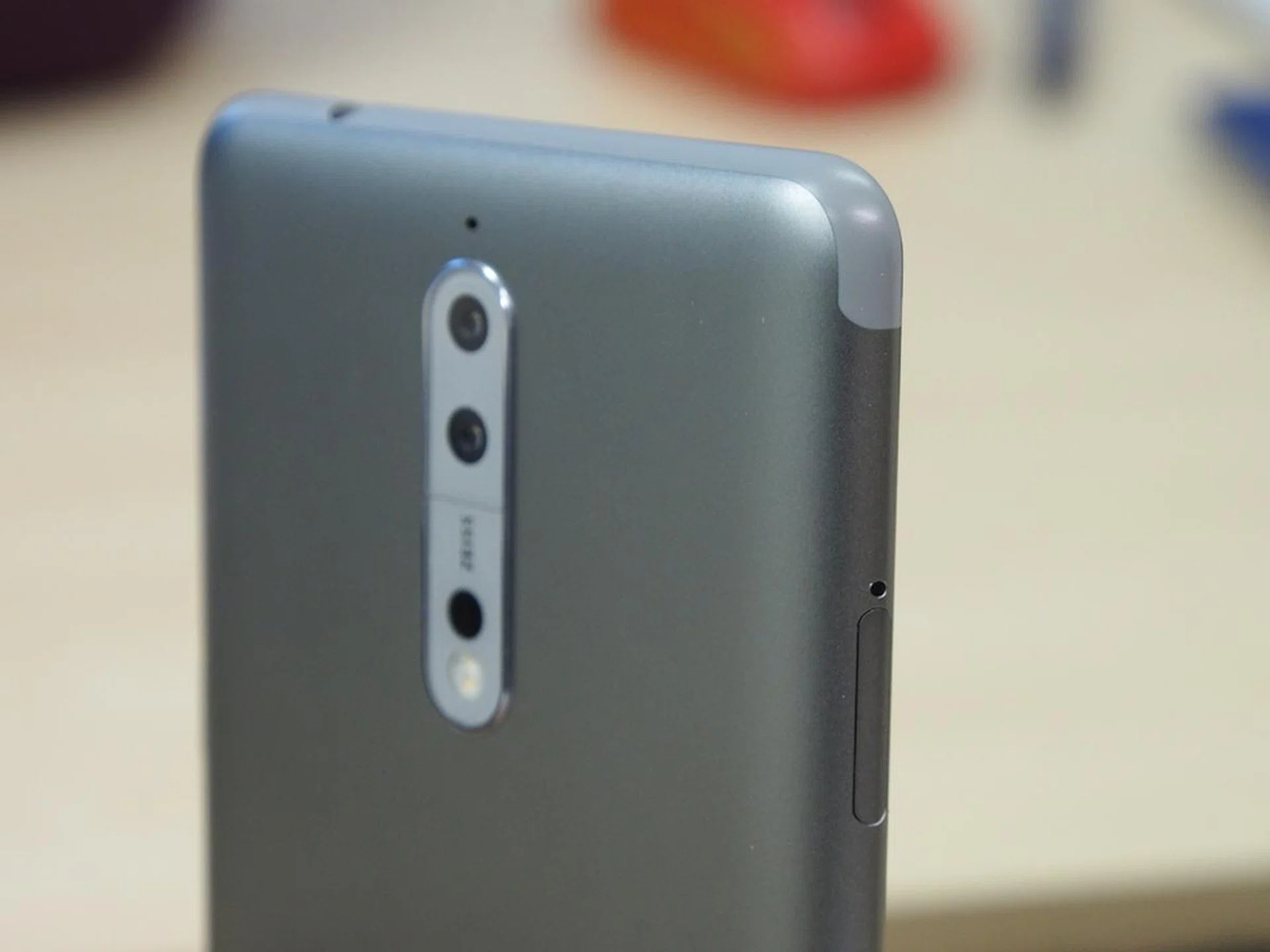 Look at them antenna lines.