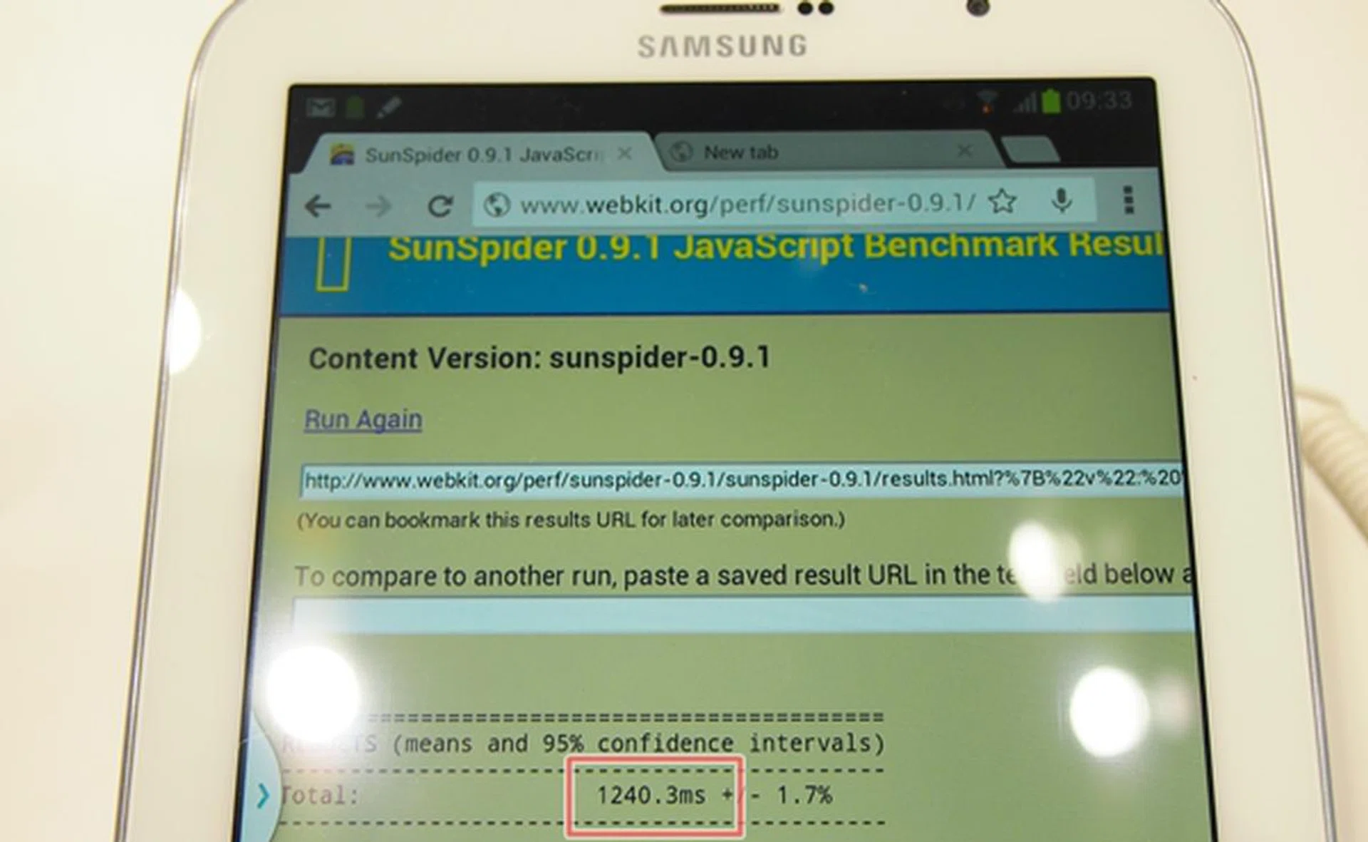 In the Sunspider Javascript benchmark, the Samsung Galaxy Note 8.0 trailed behind the Galaxy Note II (1040.2) and Galaxy Note 10.1 (1216.9). It is however ahead of the Apple iPad mini (1541.5).