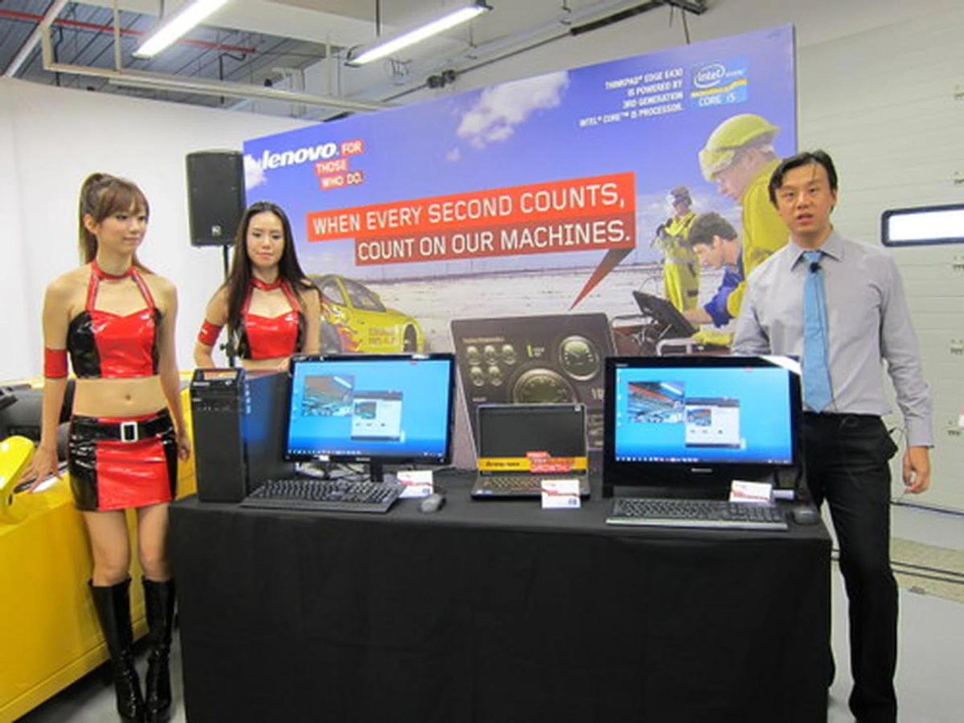 Here, we were only allowed to touch the ThinkCentre Edge 92z (right), and it can detect input from all 10 of your fingers simultaneously.