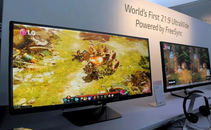 LG's new 34UM67 is the first ultra widescreen (21:9 ratio) monitor in the world with AMD FreeSync support.
