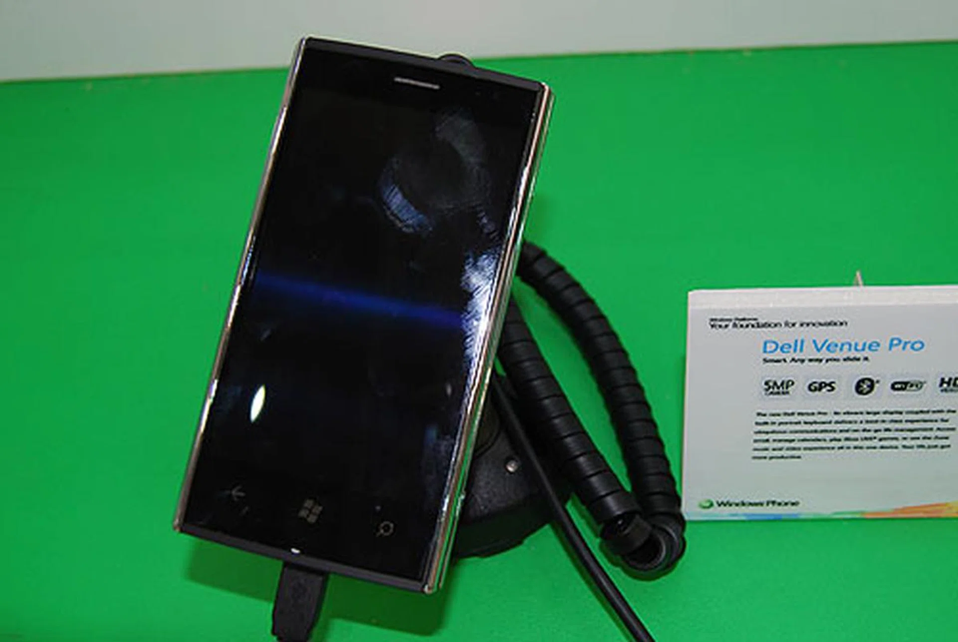 It's been launched a while now, but it's still missing in Singapore, the Dell Venue Pro that is. We wonder why.