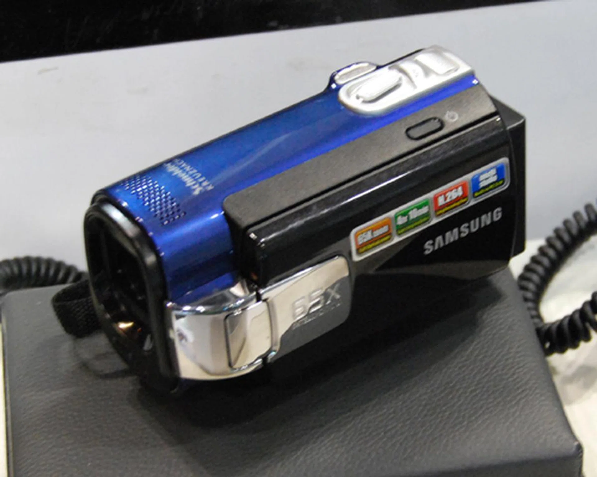 Camcorders with high battery mileage is what the Samsung F40 represents. Price at $549 ($649 if you were to get the F44 model that comes with 16GB SSD storage), the F40 can record up to 4 hours and 10 minutes on a single charge, and is also equipped with a 52x optical zoom.