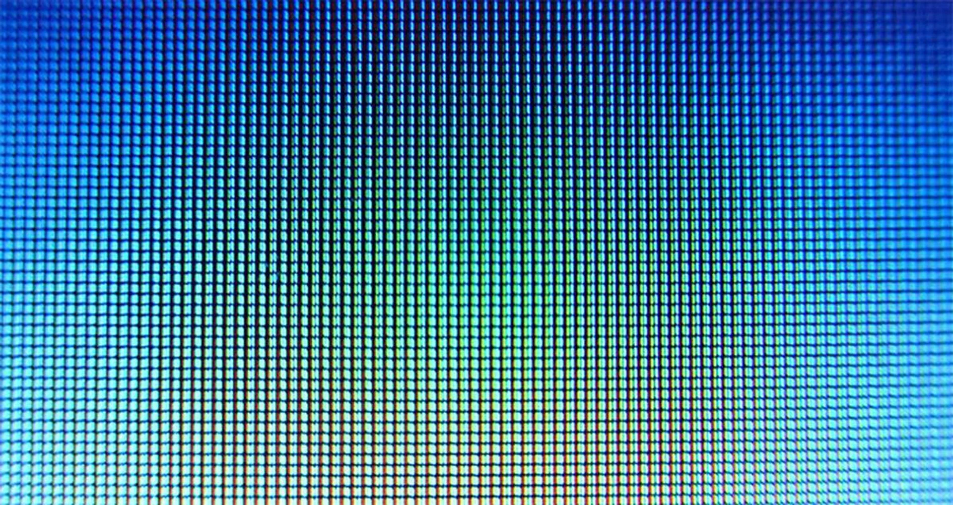 Black grid lines are clearly visible if you get too close to the display. However, if you keep a safe distance of at least a meter from the screen, it doesn't affect your use of the machine.