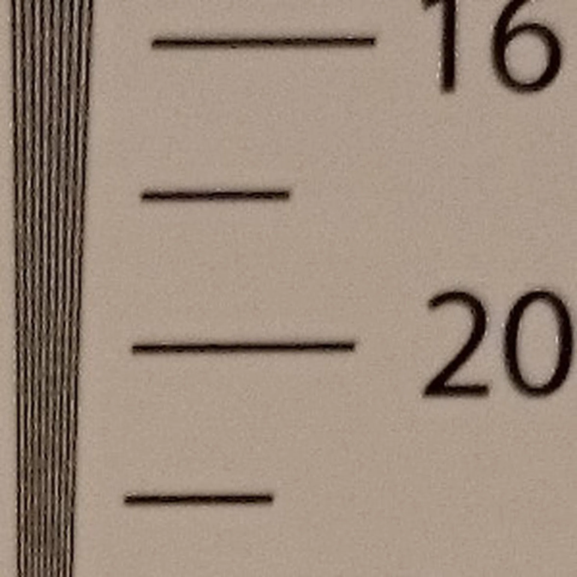 The Xperia Z2 scored 2000 LPH horizontally.